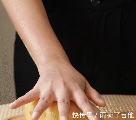 阿姨|在家做这种鸡翅,楼下阿姨闻到都流口水!