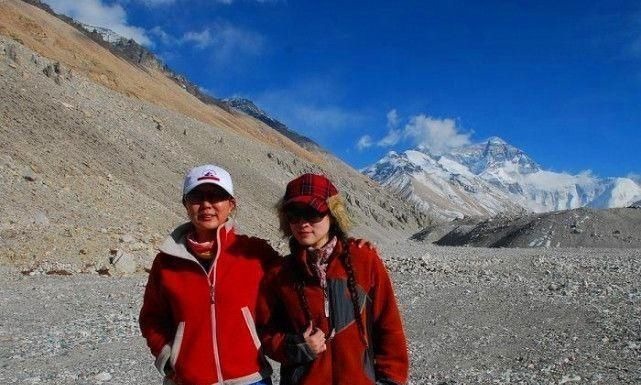 新潮流 现在女生穿高跟鞋越来越少，穿运动鞋越来越多，为什么