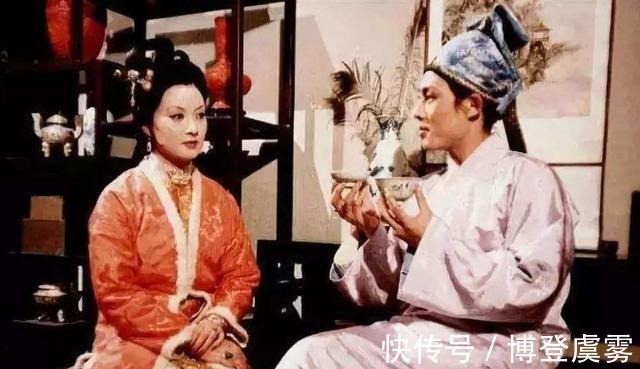 贾府|凤姐平日盛气凌人,为何却对贾府老仆毕恭毕敬?不止是会做人