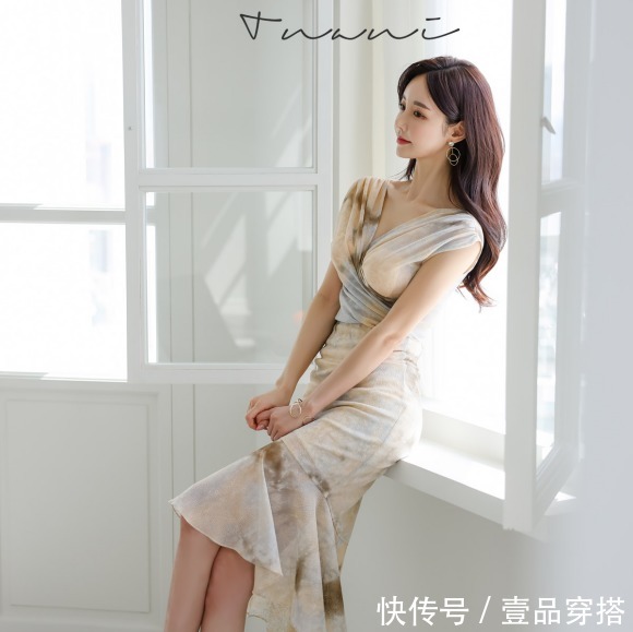 水溶|女神孙允珠时尚搭配:莫奈油彩水溶渐变春杏鱼尾裙