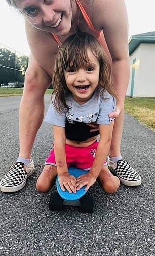 双腿|2岁女孩总发烧家人以为是感冒，送进医院却被立即截去双腿