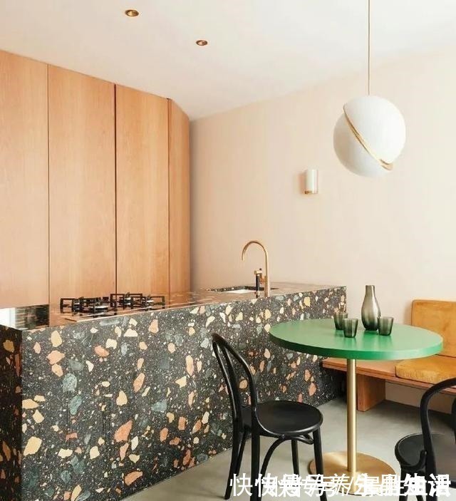 铺设|兜兜转转,曾被淘汰的水磨石,如今又火了,这独特性谁也代替不了!