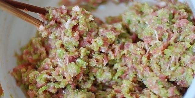 13种饺子馅料配方+14种包饺子方法, 喜欢的就学习一下吧!