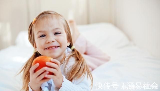 恒牙|孩子几岁换“乳牙”算正常换牙的早晚跟孩子发育有关系吗