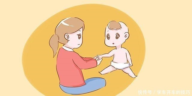 小手|宝宝到了4个月还是紧紧的握着小手,他的生长发育可能出现了问题!