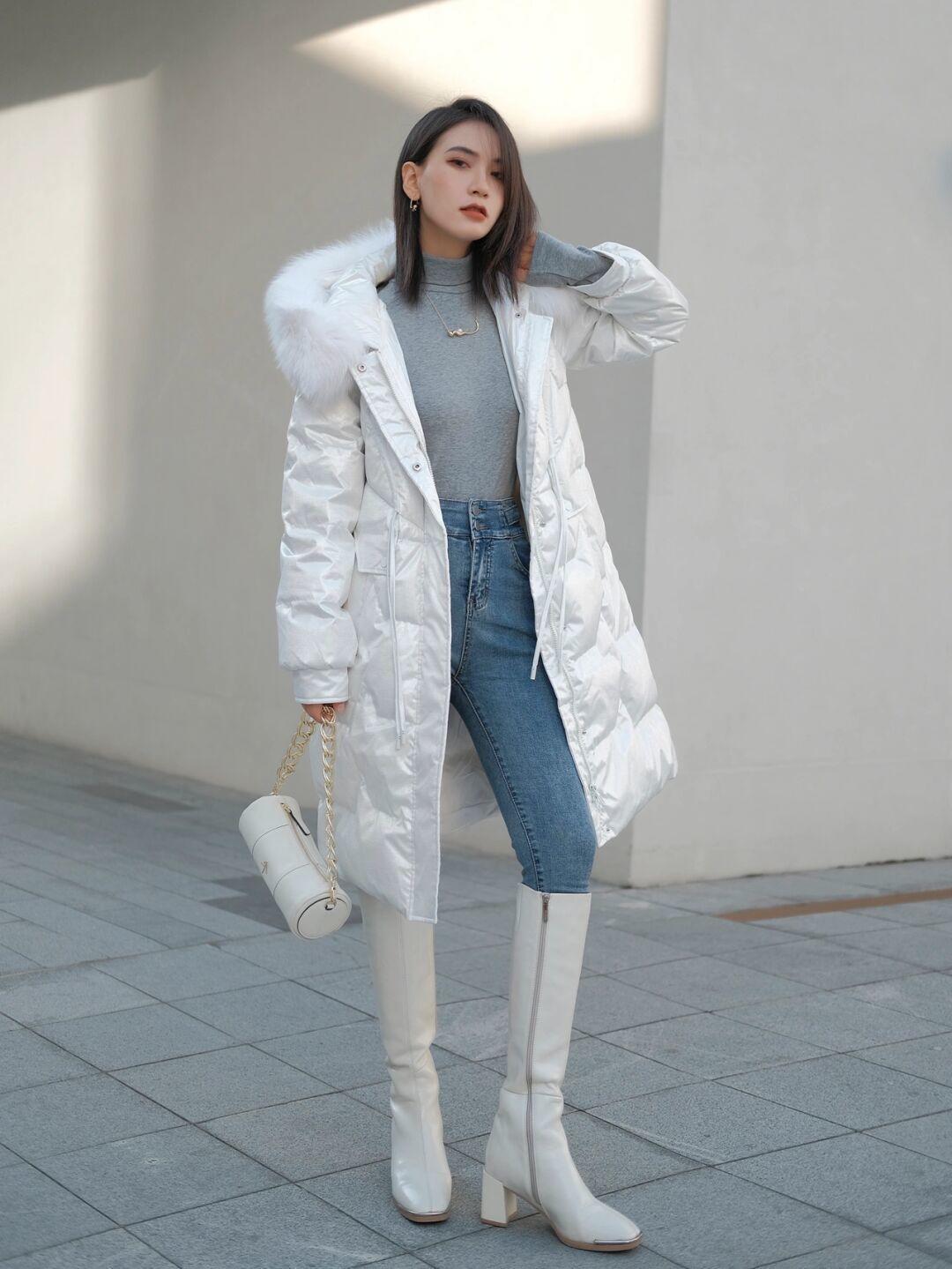 羽绒服|冬季的衣品很重要,借鉴4款实用的羽绒服,不费劲又优雅