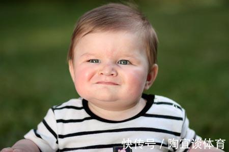 小红|给孩子喝水有讲究,这三个时间点不要给孩子喝水,影响健康