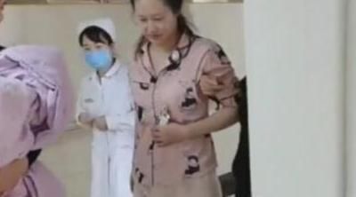 分娩|“最霸气产妇”火遍全网，分娩后自行“走”回病房，医生都看傻了