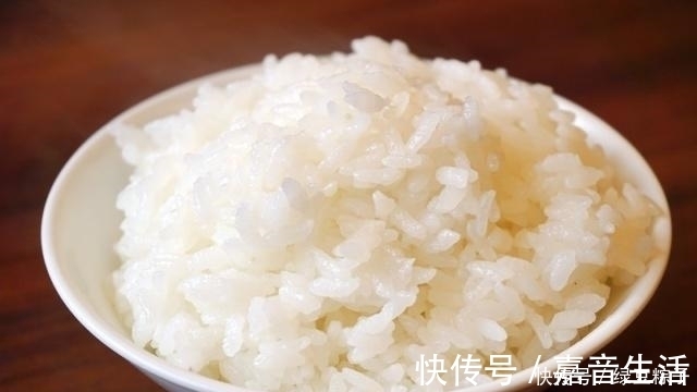 食物|得了糖尿病后,4种食物尽量“少碰”,血糖或许会“平稳下来”