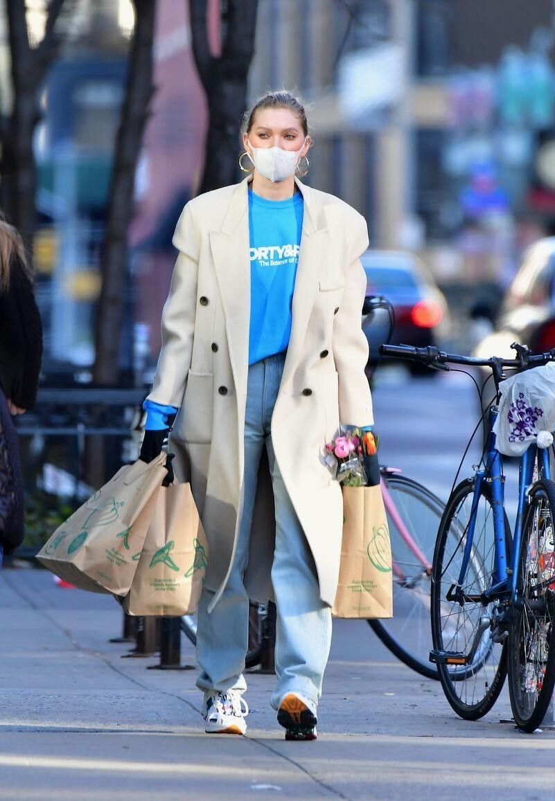 阔腿 一年四季都常见的阔腿裤, 有品位的女人都在穿, 和4种搭配很经典