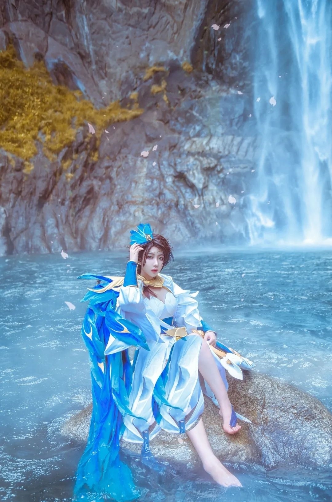 王者荣耀|cos:王者荣耀云霓雀翎·虞姬cos正片@萦风乱雪