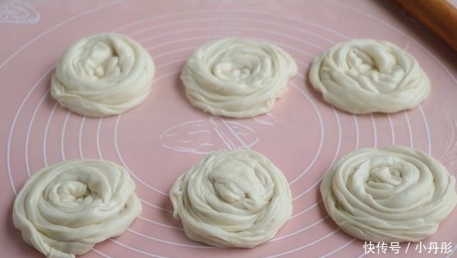 手抓饼|面粉别做包子,教你懒人吃法,做一次30天不用早起,天天吃都不腻