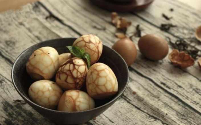做五香茶叶蛋，用什么茶？教你正确做法，个个入味，茶香浓郁