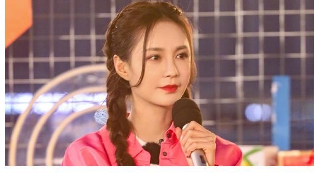 湖南卫视女主持人大洗牌：五小花中两人已掉队，新人冯禧迅速上位