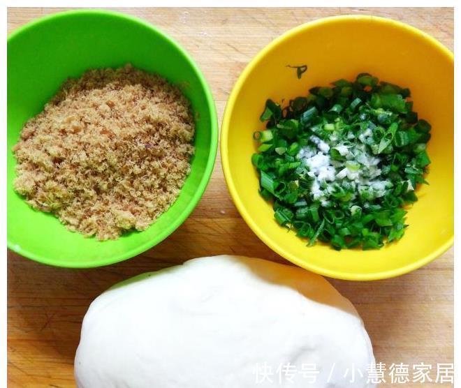 塑型|最好吃的肉松小花卷,刚出锅,一大盘就被俩孩子抢光了