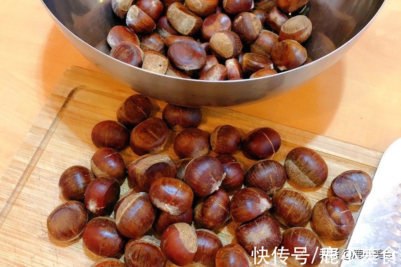 外衣|板栗去壳别用指甲掰！教你3招，10分钟掰一盘，简单方便不伤手