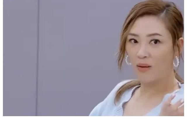 没情趣爱黑脸还拽拽的！陈小春终被应采儿驯服，愚夫手段可出书了