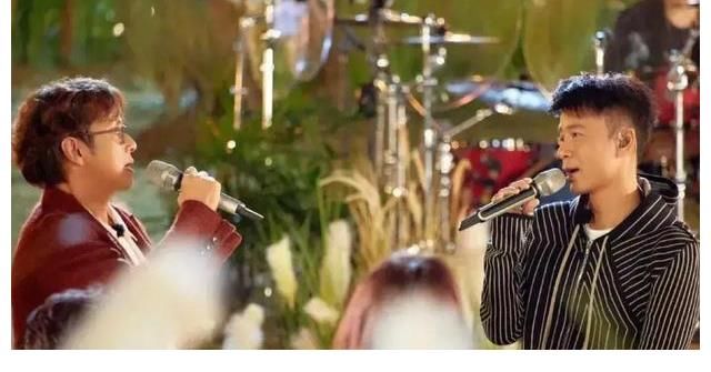 芒果打造全新音綜，僅播出三期，豆瓣評分8分，《人民日報》點(diǎn)贊