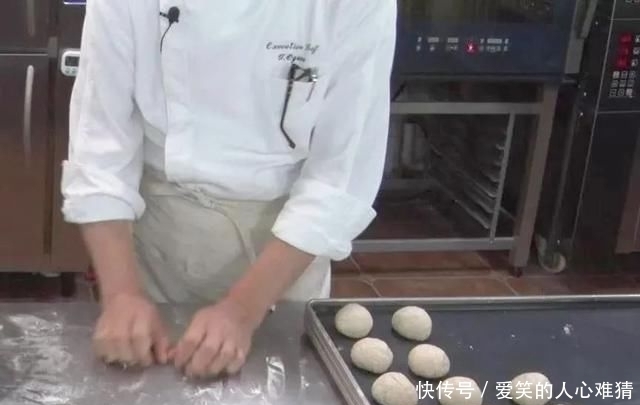 土豆培根面包主食,蔬菜、蛋白质都有了,营养一次帮你搞定