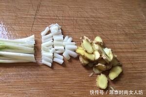 简单9个步骤，教会你做鱼头豆腐汤绝招，美味极了