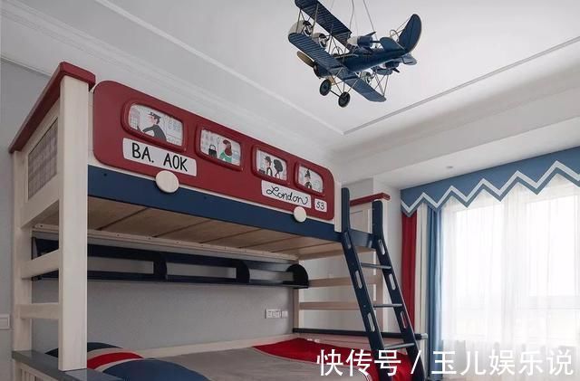 电视背景墙|153平轻奢浪漫美式四居,过道处设计了一排柜子,美观实用又大气