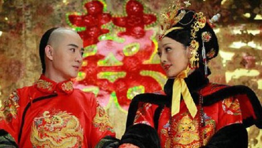 不屑于|别再被清宫剧骗了,历史上的皇后根本不屑于宫斗,没有嫔妃敢惹