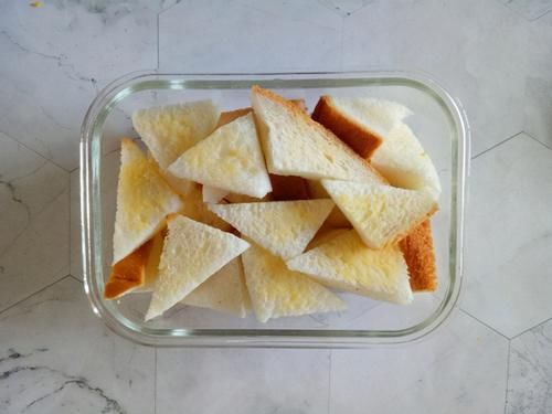 面包和布丁还能一起做?搭配上橙子的清香,当做早餐真不错