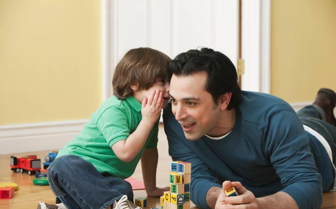 引导|宝宝2岁很关键,是大脑智力发育的黄金阶段,别再说宝宝天生笨了