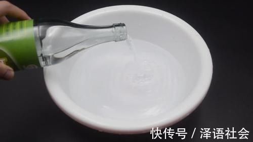 花露水|不管凉席多脏多粘,一个简单的方法,一年没洗的凉席,干净又凉爽