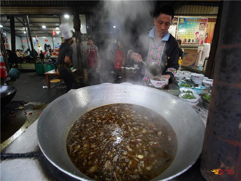  楚雄冬天最暖心的美食，吃起来……