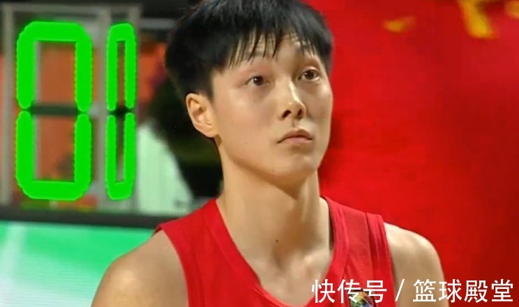 周琦|男篮惨败却获两惊喜!周琦+小胡打爆NBA球星,等着NBA邀约吧