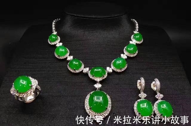 链条 钻石和什么彩色宝石搭配,显得更美更令人目眩神迷经典的才永恒!