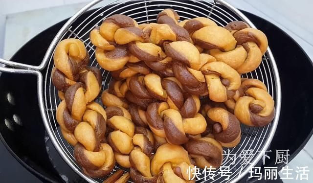 自制|自制麻花的做法,大厨教你详细步骤,香酥又掉渣,出锅孩子抢着吃