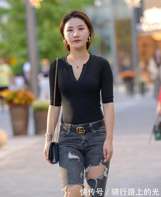 牛仔裤|超时髦的牛仔裤穿搭，个性靓丽又显身材，好有创意