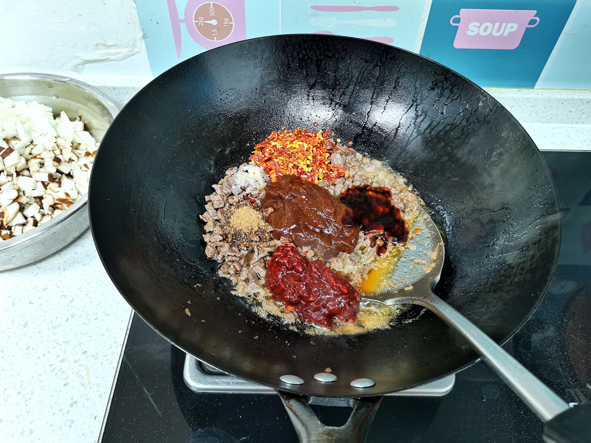 做法|面条这做法太好吃了,一人一大盘,味道香浓一周吃七次都不腻