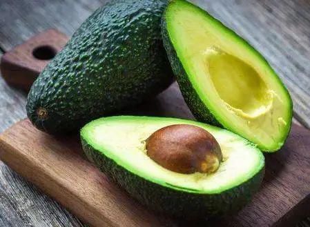 牛油果|要减肥的朋友注意啦!一定要远离这7种食物,他们的热量比肉还高!