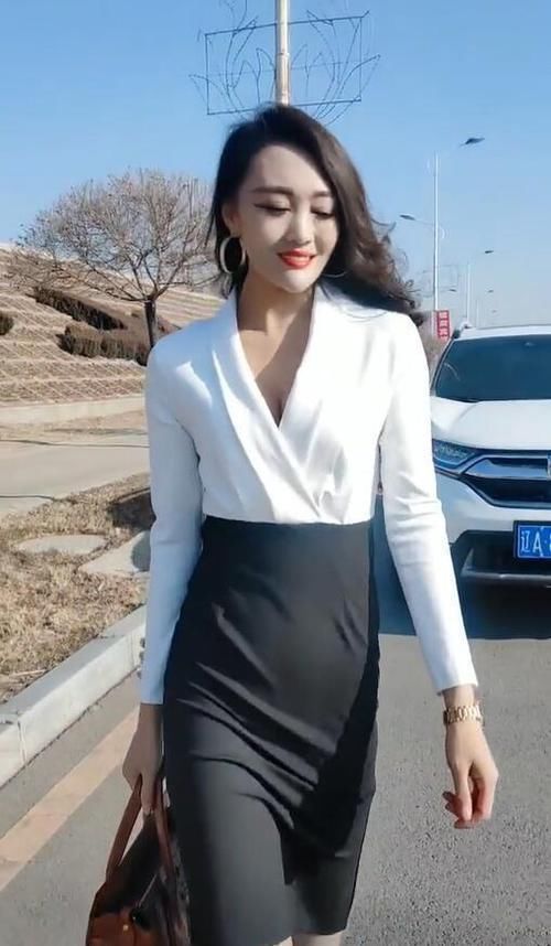 女神|时髦又好看的轻熟女神，有种来自都市女郎的感觉