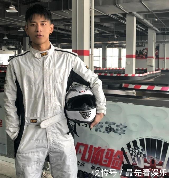 大男孩 气质满满、英俊潇洒的机车男孩，个性帅气连体机车服尽显狂野魅力！