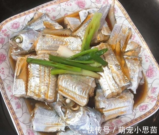 鱼郎|老伯夜晚海钓归来,一点都没掉漆的带鱼,你们肯定没见过吧?