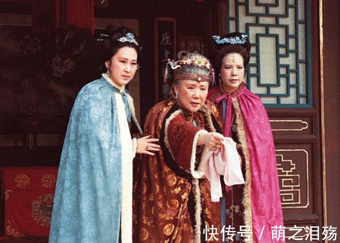 薛宝钗&为一颗珍珠,王熙凤吐槽薛家是假豪门,宝钗多年后为颜面强行挽尊