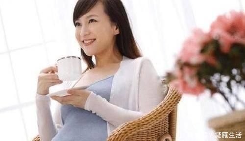 小赵|宝妈剖腹产后,伤口看着都疼,没俩个人扶连起床都难