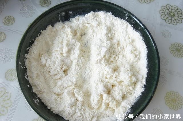 这是我最常做的主食,和面不用饧,半小时就上桌,又香又软