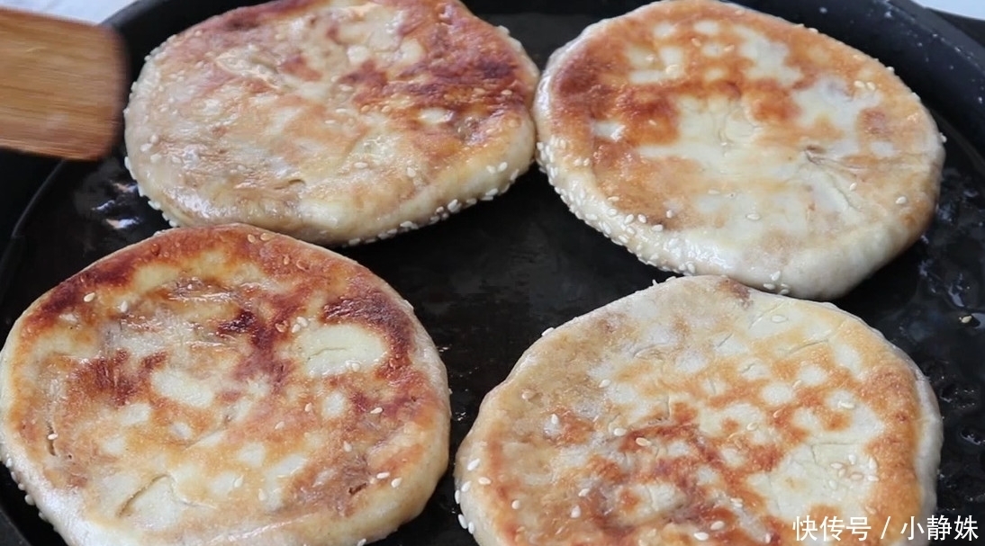 教你在家做麻酱烧饼,香酥爽口,酱香味十足,做法非常简单