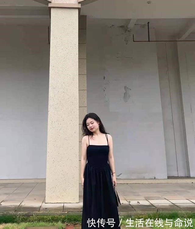 蕾丝 梨形身材女生,出门少穿裤装,现在流行这样穿,时髦精致又显瘦!