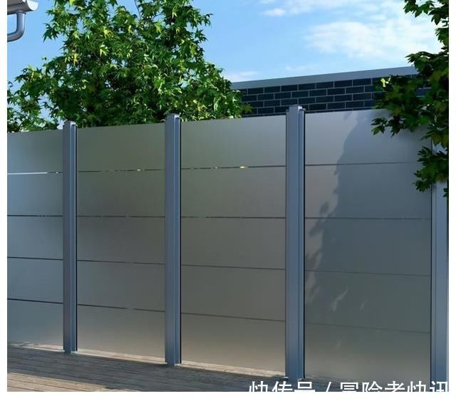 石笼网|砌院墙不用砖头,直接用磨砂玻璃,衬着绿植美成一幅画!