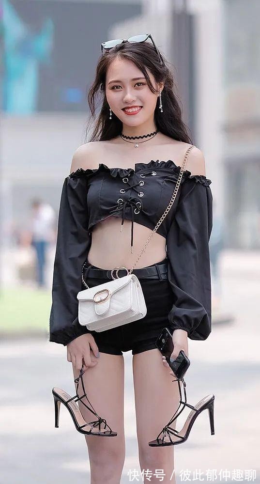 小可爱|性感中又有点小可爱,但真的很迷人