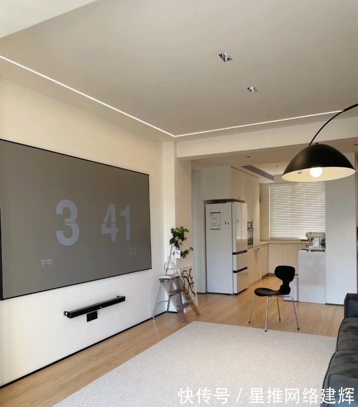 晾衣杆|年轻小夫妻的“穷装”新家,干净整洁,网友:“越简单,越幸福”