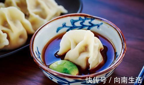焯水|调萝卜馅，下锅焯水还是用盐杀水？学会这么做，味道更香还不出水