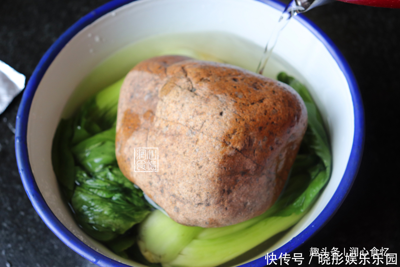  在家|想吃酸菜不用买！自己在家做5天就能吃，炒酸菜也有诀窍，教给你