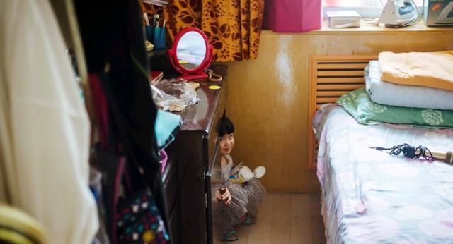 躲猫猫|小孩子藏猫猫“顾头不顾脚”,除了可爱,还和自身的心理发育有关